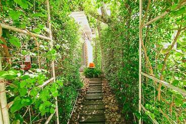 هتل Resort Huangchui Baan Phu Khao