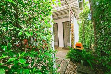 هتل Resort Huangchui Baan Phu Khao
