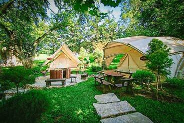 هتل Resort Huangchui Baan Phu Khao