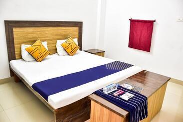 فندق Spot On City Tower Inn