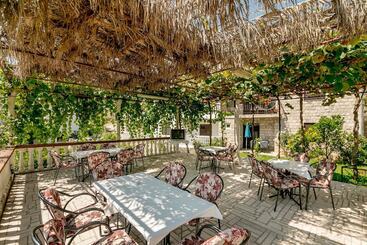 پانسیون Apartments Bonaca Igalo