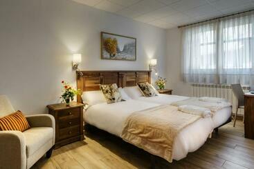 پانسیون Hostal Bosque De Gamueta