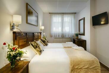 پانسیون Hostal Bosque De Gamueta