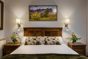 پانسیون Hostal Bosque De Gamueta