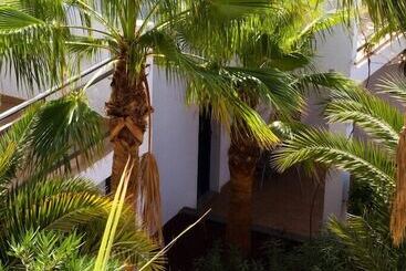Apartamentos Parque Tropical En Lanzarote
