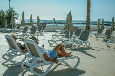 Apartamentos Playa Moreia