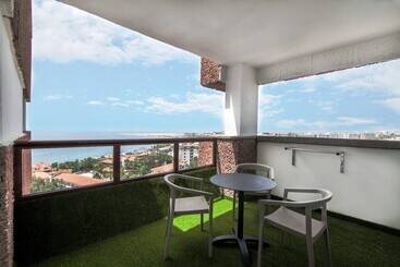 Corona Roja Apartments