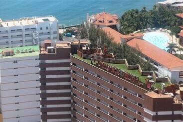 Corona Roja Apartments