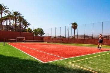 Corona Roja Apartments