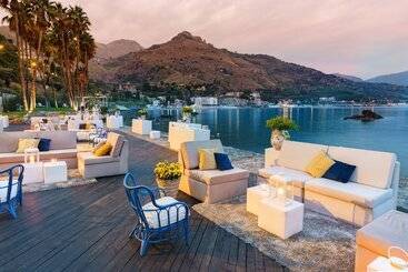 هتل Atlantis Bay  Vretreats