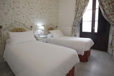 Basic Hotel Puerta De Sevilla