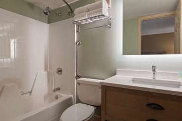 هتل Best Western Inn & Suites Rutland Killington