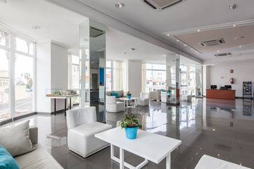 ホテル Bluesea Lagos de Cesar