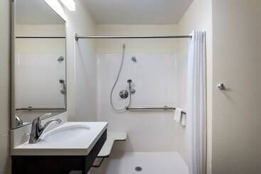 هتل Candlewood Suites Glen Allen Short Pump