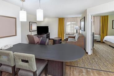 هتل Candlewood Suites Tyler, An Ihg