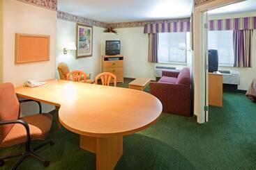 هتل Candlewood Suites Tyler, An Ihg