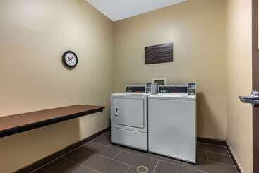 هتل Comfort Inn & Suites Montgomery East Carmichael Rd