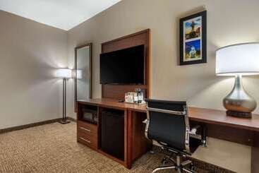 هتل Comfort Inn & Suites Montgomery East Carmichael Rd