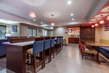 هتل Comfort Inn & Suites Montgomery East Carmichael Rd