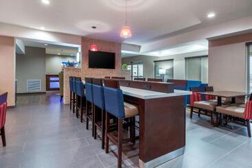 هتل Comfort Inn & Suites Montgomery East Carmichael Rd