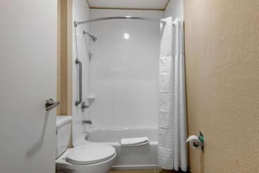 هتل Comfort Inn & Suites Montgomery East Carmichael Rd