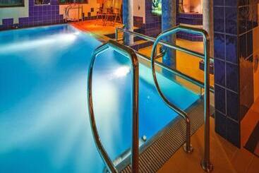 Czarny Potok Klimatyczny Hotel Z Basenem, Jaccuzi I Saunami