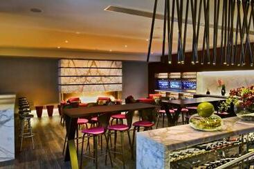هتل Doubletree By Hilton Montreal