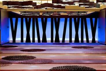 هتل Doubletree By Hilton Montreal