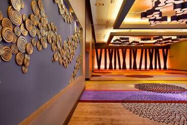 هتل Doubletree By Hilton Montreal