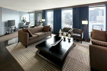 هتل Doubletree By Hilton Montreal