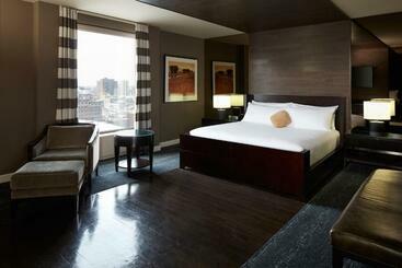 هتل Doubletree By Hilton Montreal