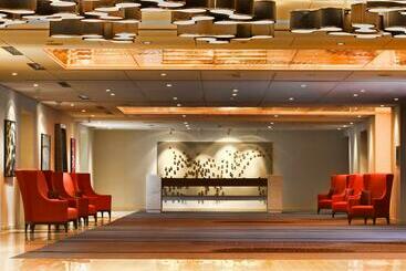 هتل Doubletree By Hilton Montreal