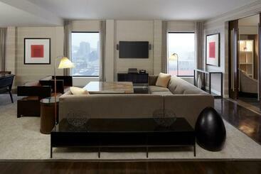 هتل Doubletree By Hilton Montreal