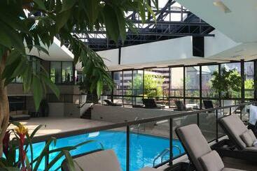 هتل Doubletree By Hilton Montreal