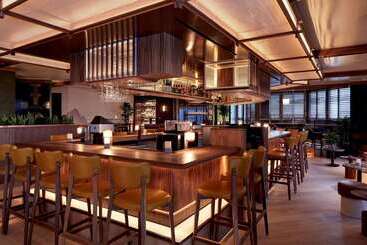 هتل Doubletree By Hilton Montreal