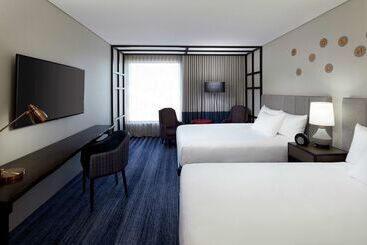 هتل Doubletree By Hilton Montreal