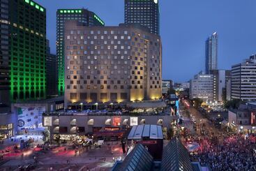 هتل Doubletree By Hilton Montreal