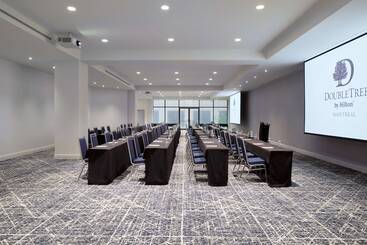 هتل Doubletree By Hilton Montreal