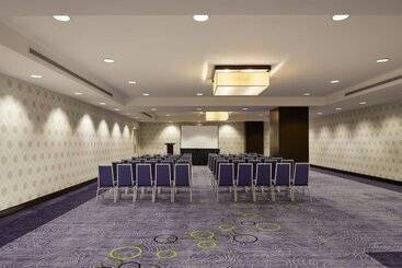 هتل Doubletree By Hilton Montreal