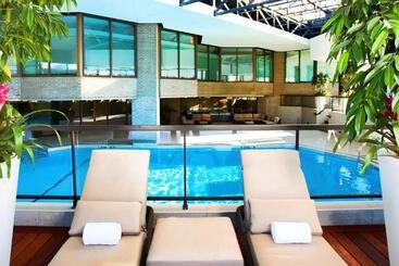 هتل Doubletree By Hilton Montreal