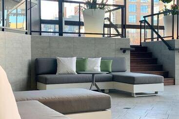 هتل Doubletree By Hilton Montreal