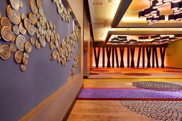 هتل Doubletree By Hilton Montreal