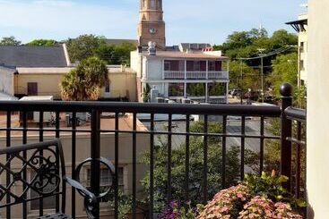 هتل French Quarter Inn