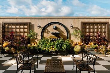 هتل French Quarter Inn