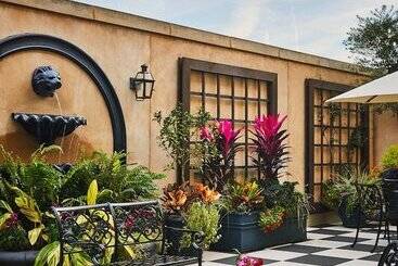 هتل French Quarter Inn