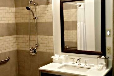 هتل Hilton Garden Inn Scottsdale Old Town