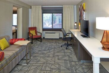 هتل Hilton Garden Inn Scottsdale Old Town