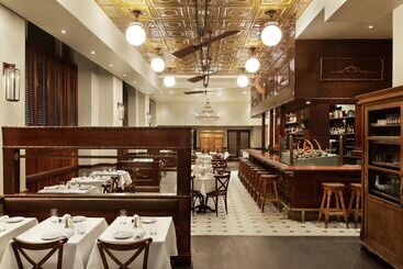 هتل Hilton New Orleans/st. Charles Avenue