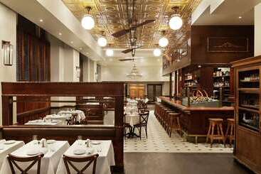 هتل Hilton New Orleans/st. Charles Avenue