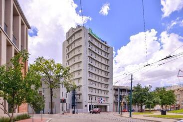هتل Holiday Inn Express New Orleans St Charles, An Ihg